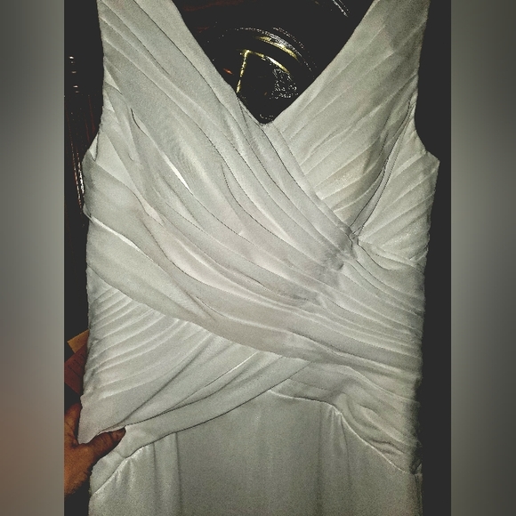 Beautiful, long,white gown, with V neck & V back, pleated rouched effect bodice. - Picture 3 of 3